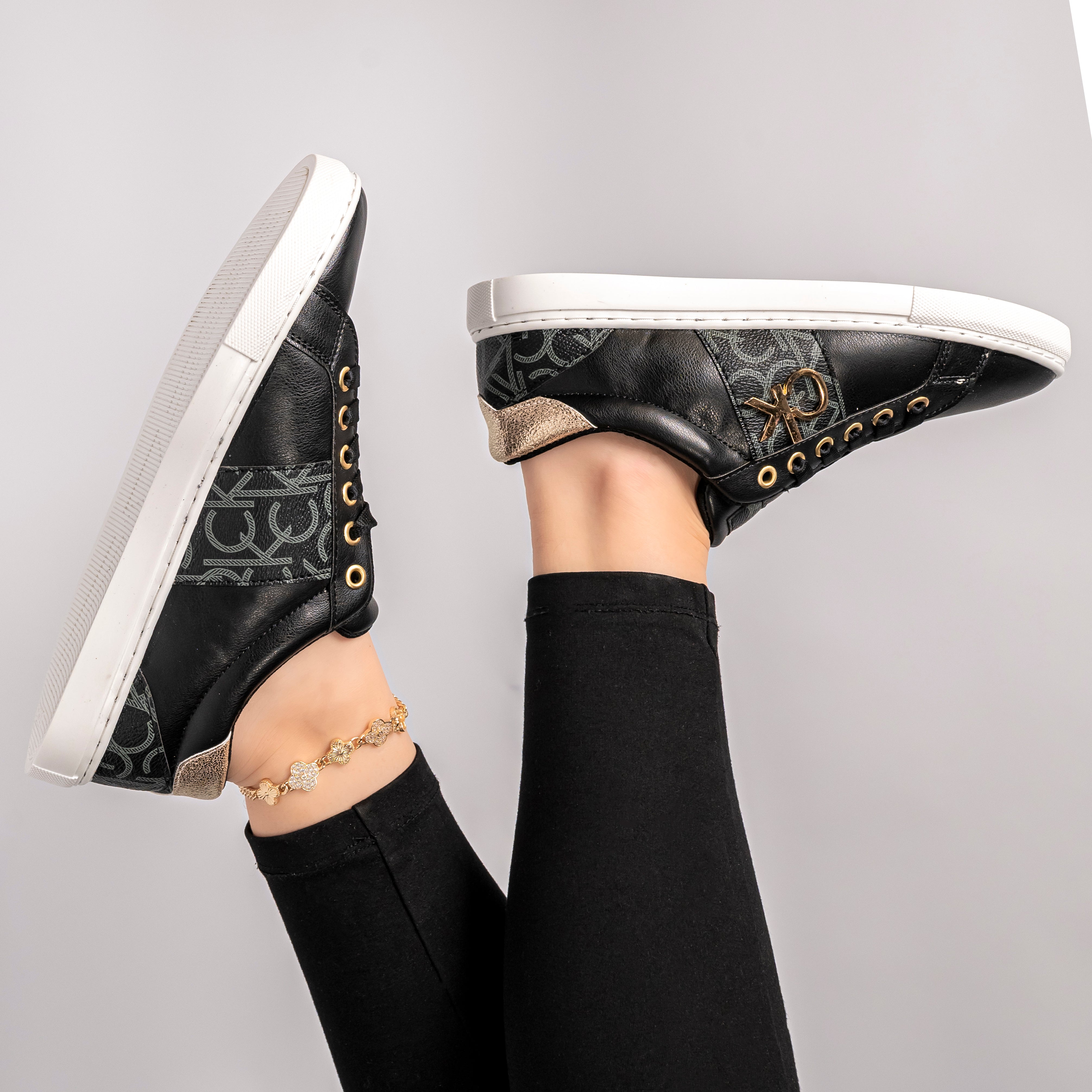 Trending Black women's sneakers for 2026