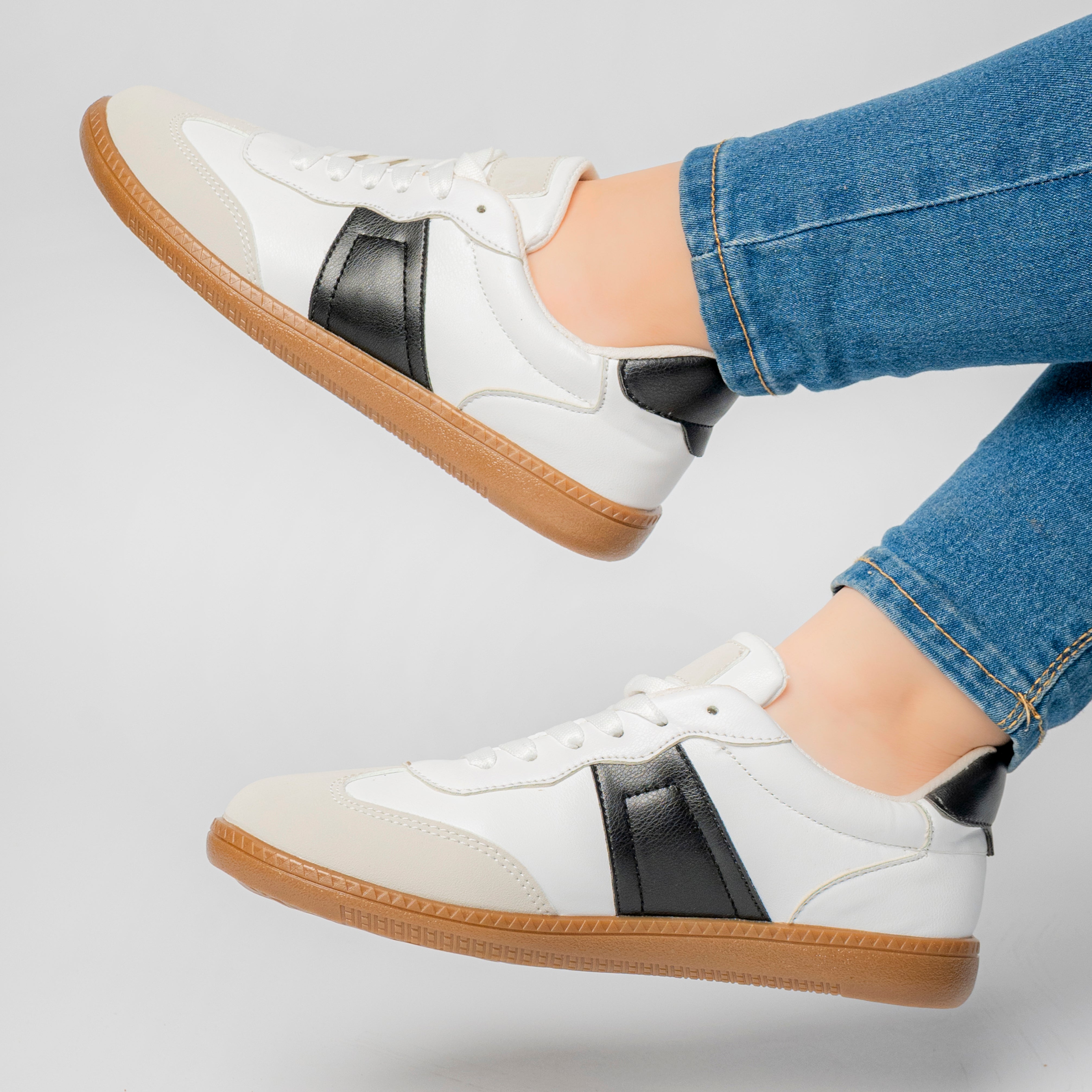 SAMBA Women's Sneakers