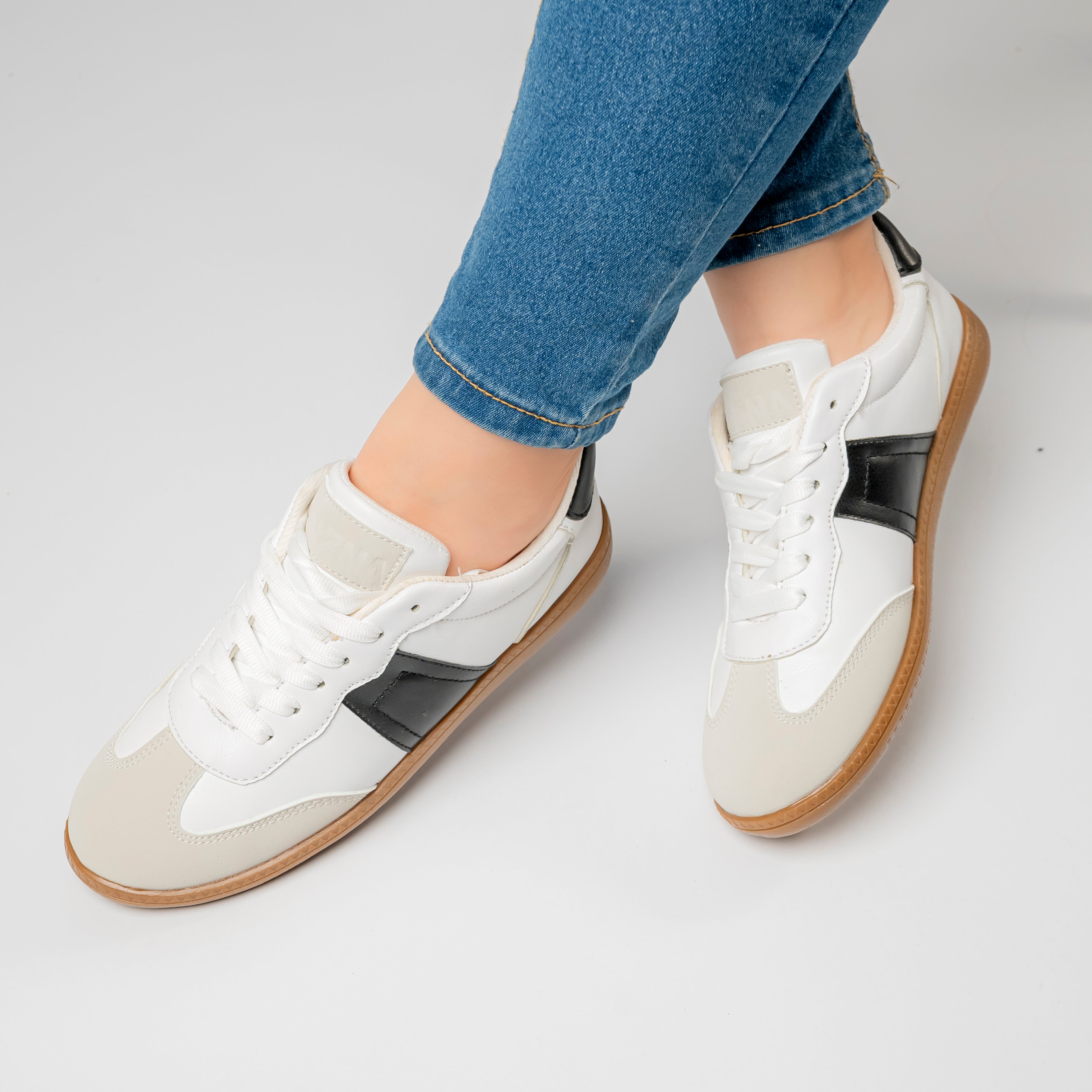 SAMBA Women's Sneakers