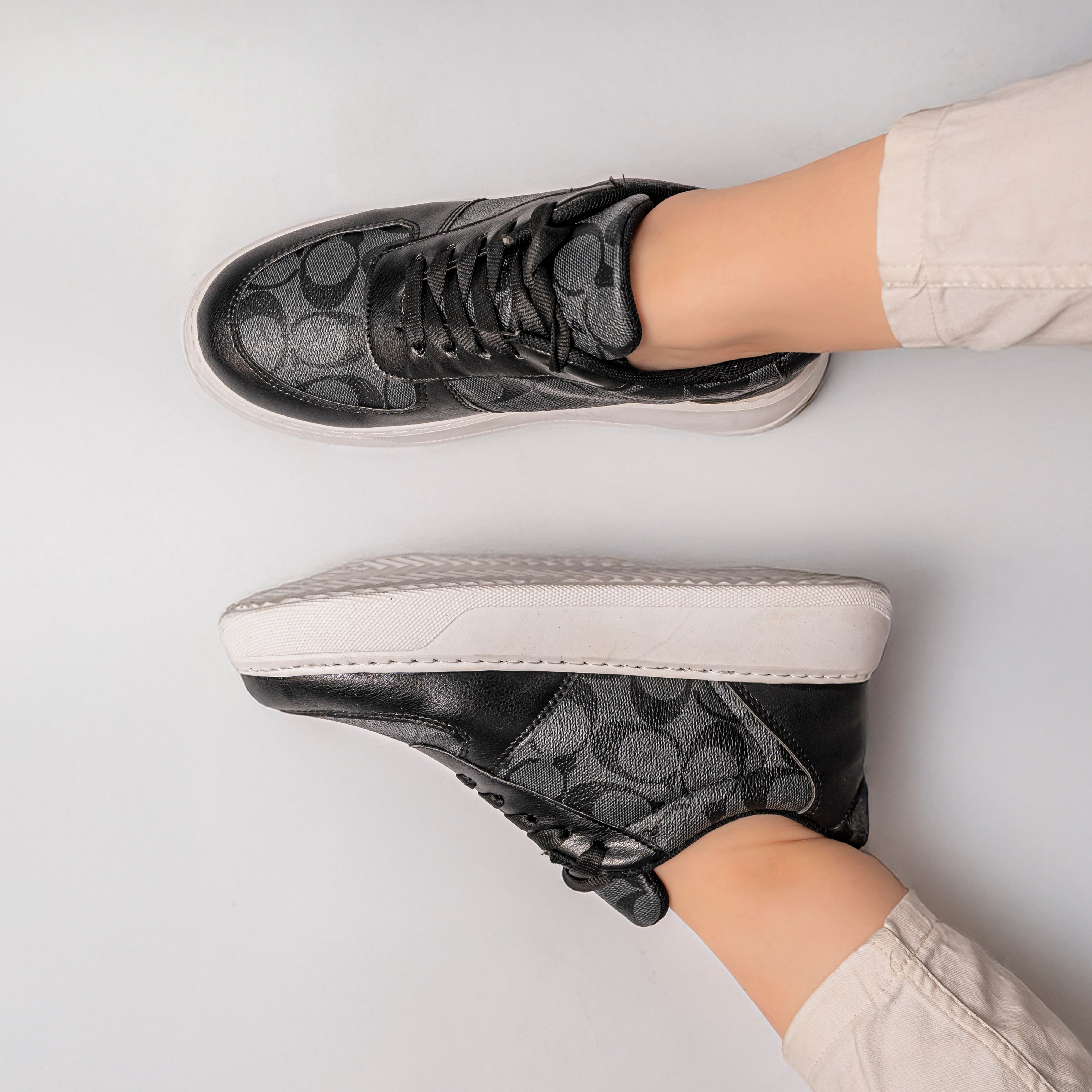 Trending Black Women's Sneakers for 2026