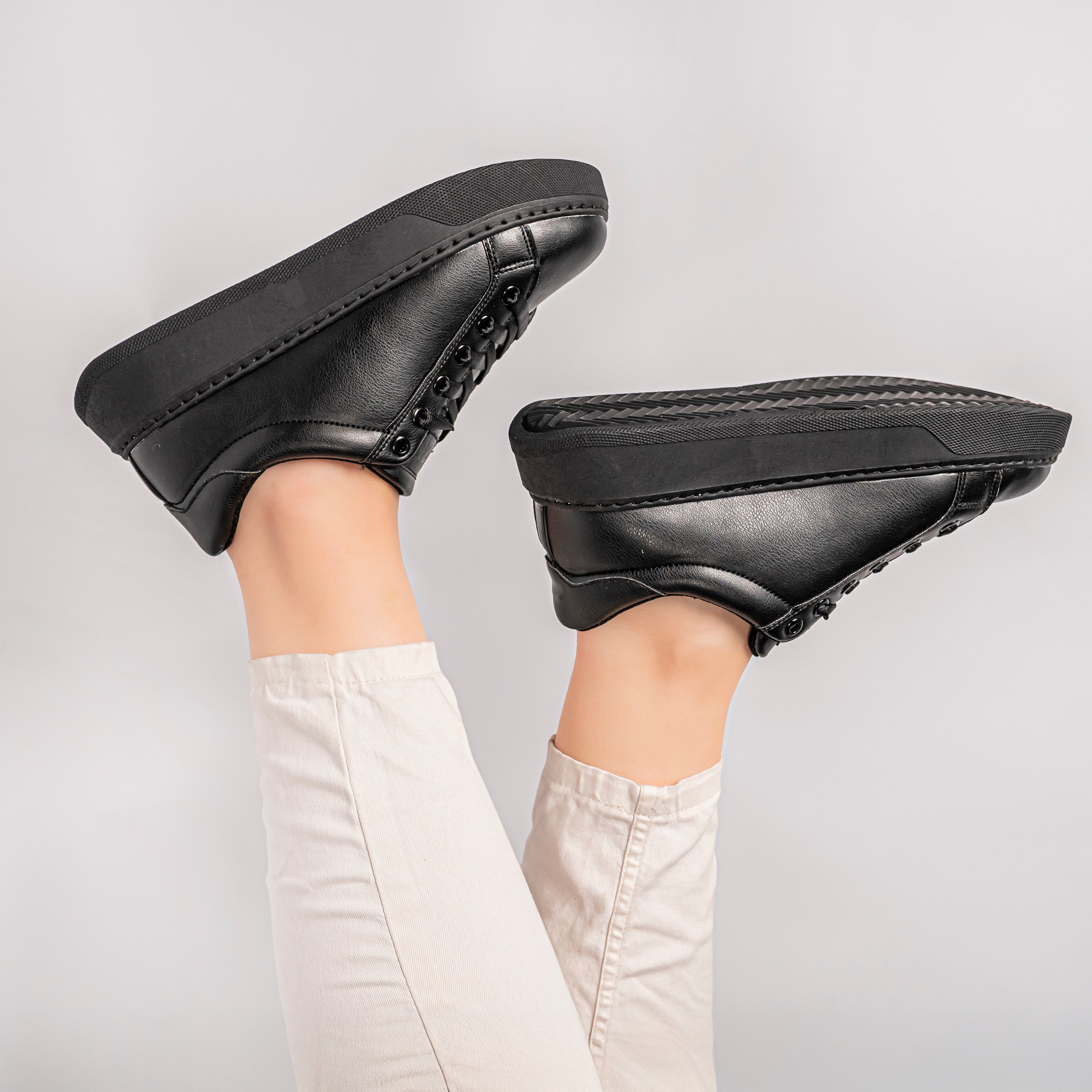 black-women-sneakers-trendy-2026