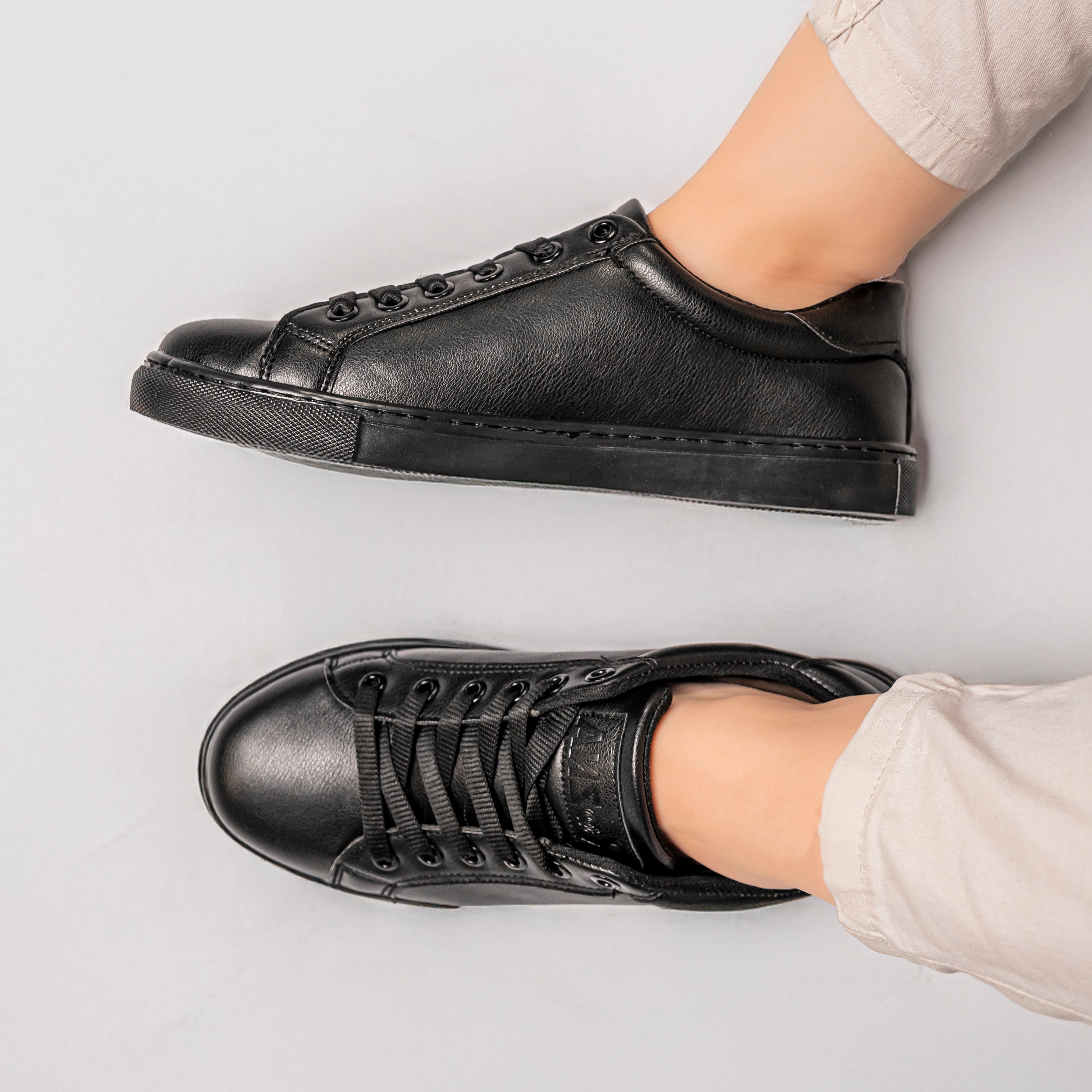 black-women-sneakers-trendy-2026