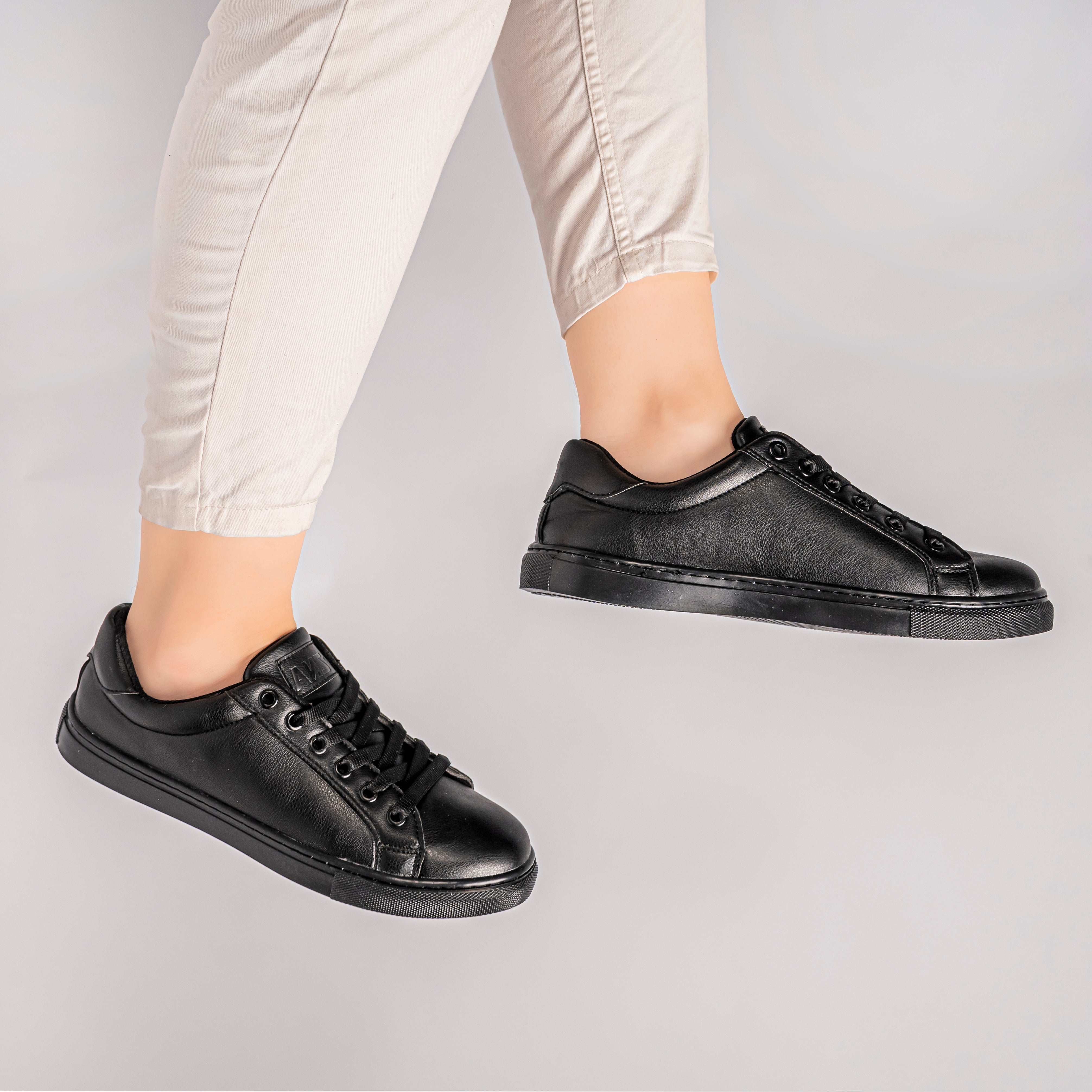 black-women-sneakers-trendy-2026