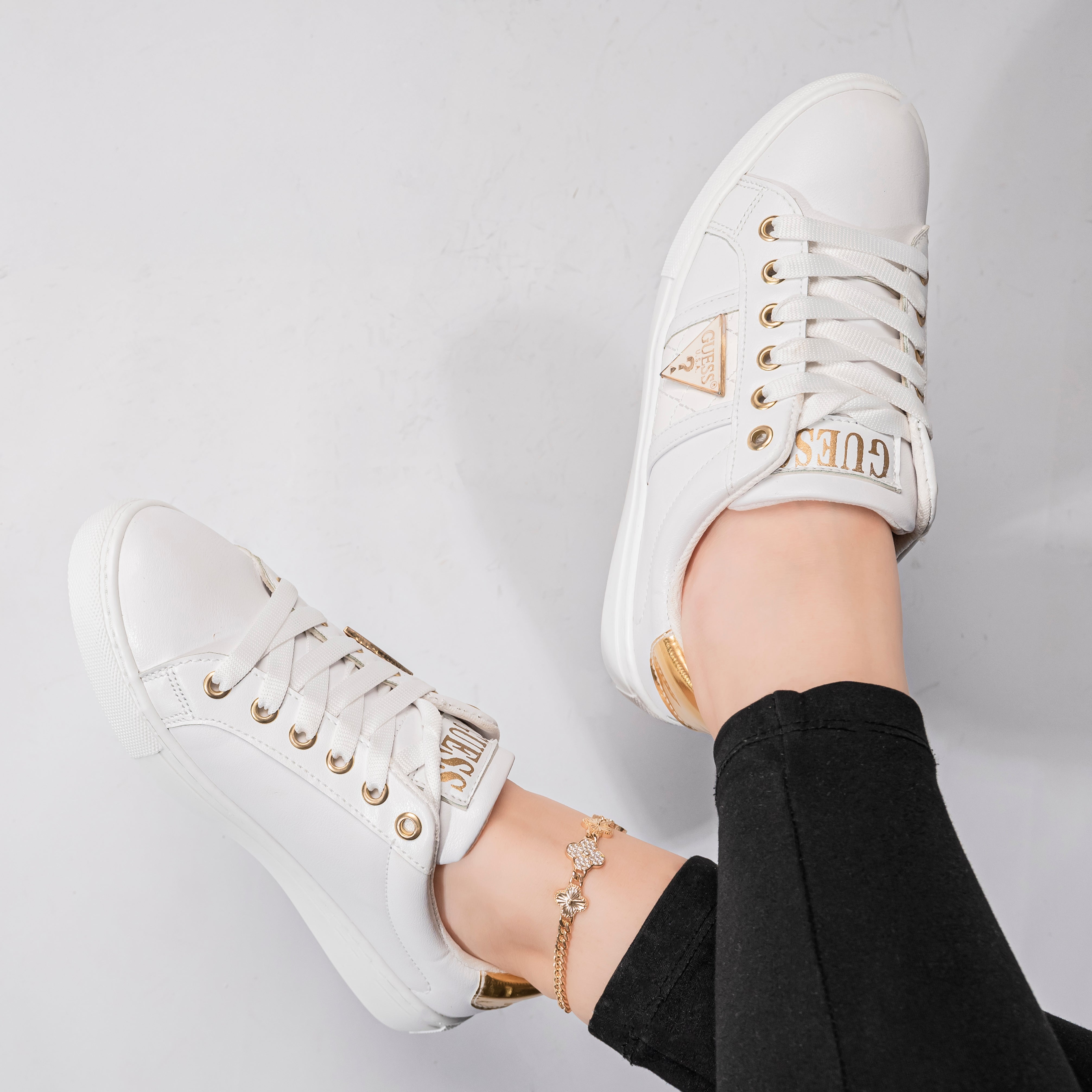 Trending white women's sneakers for 2026