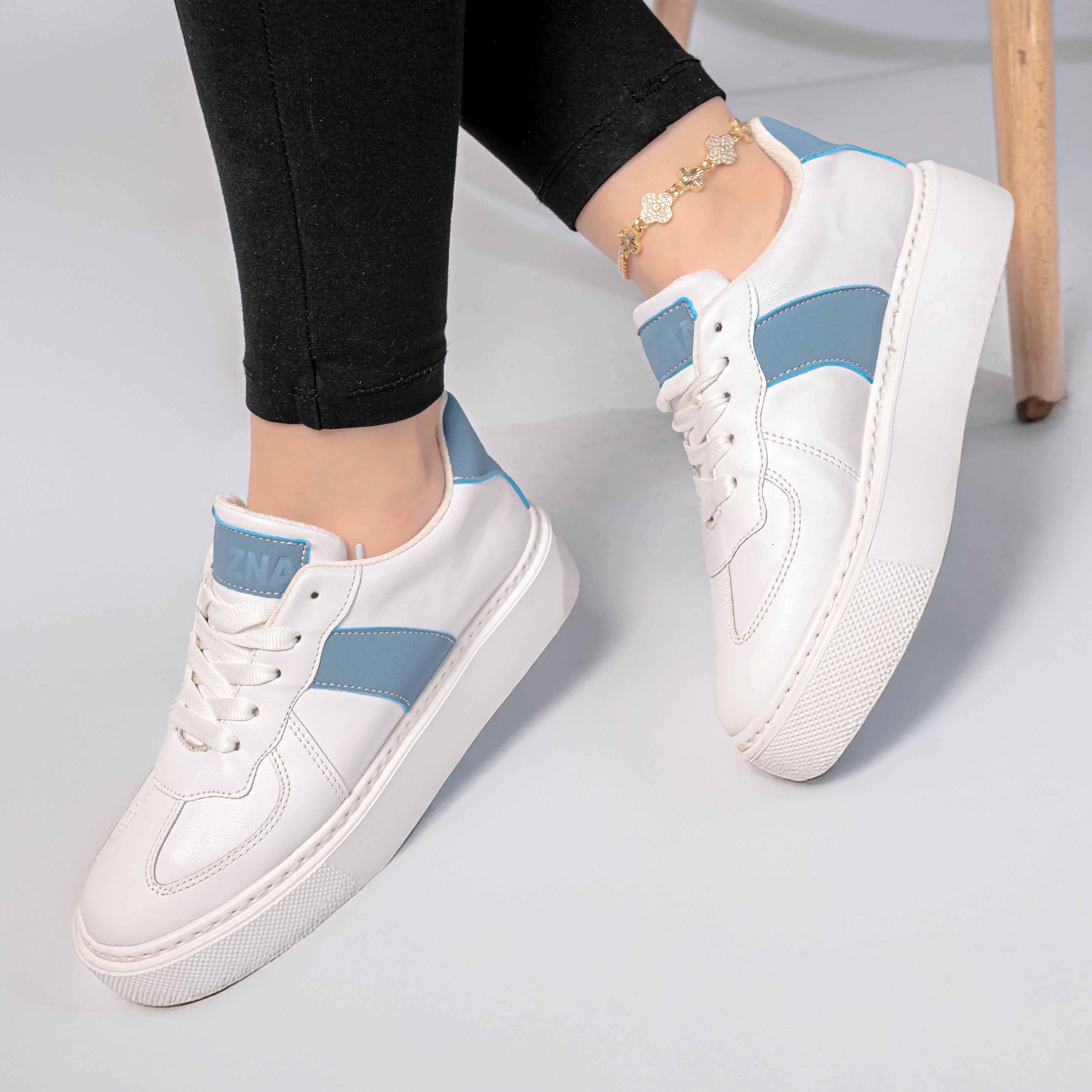 Trending white women's sneakers for 2026