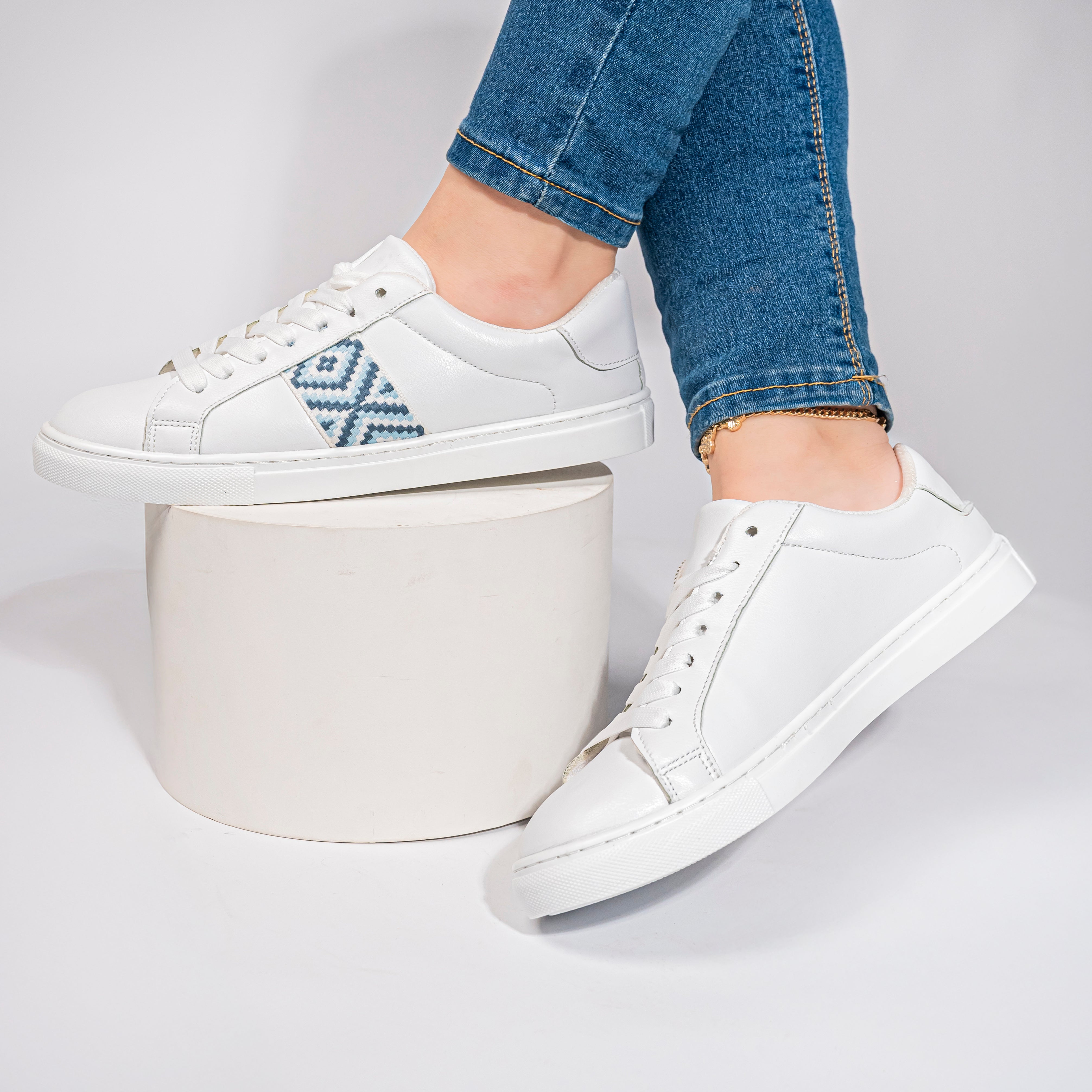 Trending Blue Women's Sneakers for 2026